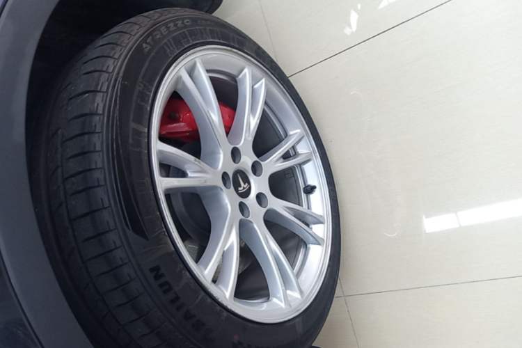 Used Tesla Model Y 2022 Revised Version Rear-Wheel Drive Left Front Wheel Hub