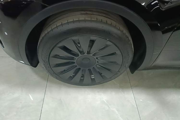 Used Tesla Model Y 2022 Revised Version Rear-Wheel Drive Left Front Wheel Hub
