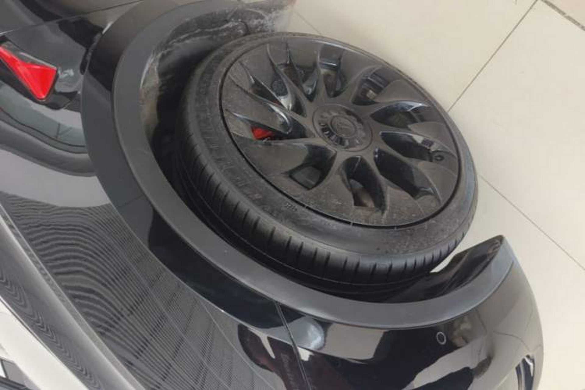Used Tesla Model Y 2022 Rear-Wheel-Drive Version Left Front Wheel Hub