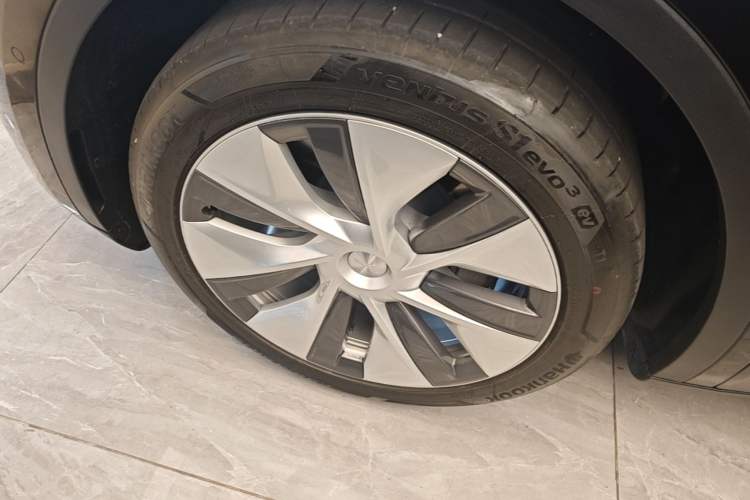 Used Tesla Model Y 2022 Revised Version Long-Range All-Wheel Drive Left Front Wheel Hub