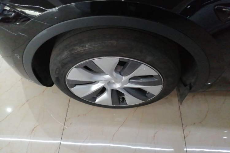 Used Tesla Model Y 2022 Revised Version Rear-Wheel Drive Left Front Wheel Hub