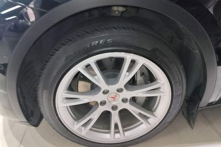 Used Tesla Model Y 2022 Revised Version Long-Range All-Wheel Drive Left Front Wheel Hub