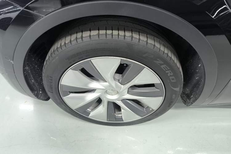 Used Tesla Model Y 2022 Rear-Wheel-Drive Version Left Front Wheel Hub