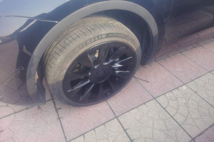Used Tesla Model Y 2022 Revised Version Rear-Wheel Drive Left Front Wheel Hub