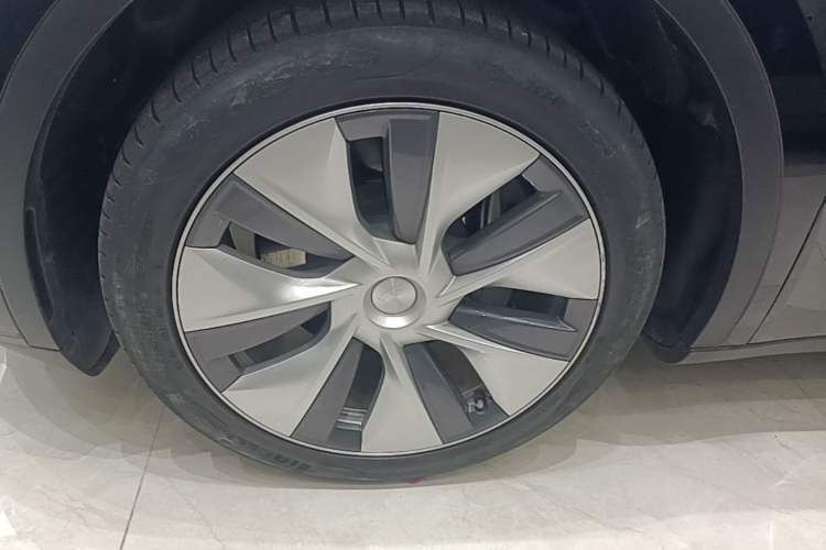 Used Tesla Model Y 2022 Revised Version Rear-Wheel Drive Left Front Wheel Hub