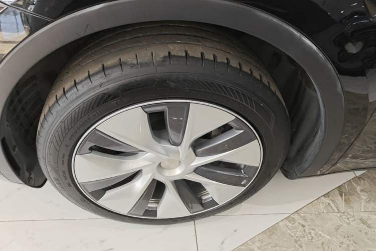 Used Tesla Model Y 2022 Revised Version Rear-Wheel Drive Left Front Wheel Hub