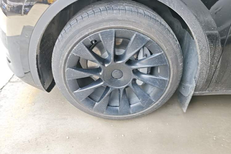 Used Tesla Model Y 2022 Rear-Wheel-Drive Version Left Front Wheel Hub