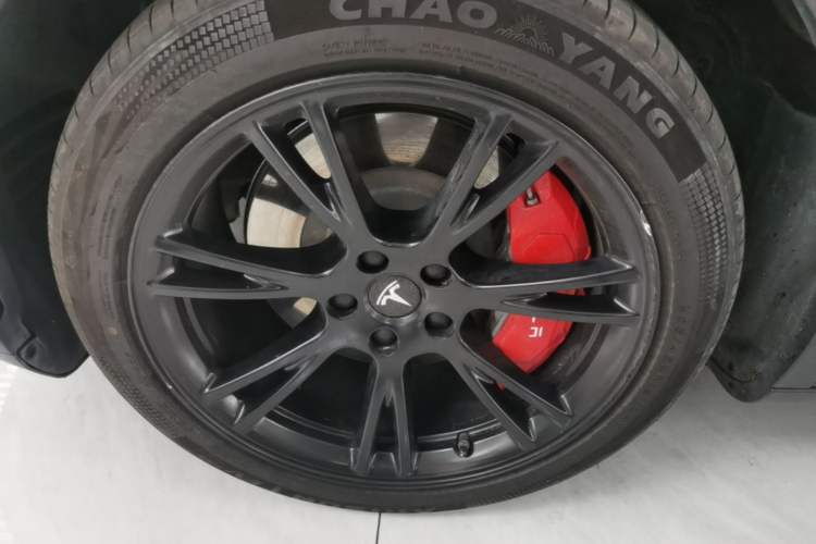 Used Tesla Model Y 2022 Revised Version Rear-Wheel Drive Left Front Wheel Hub
