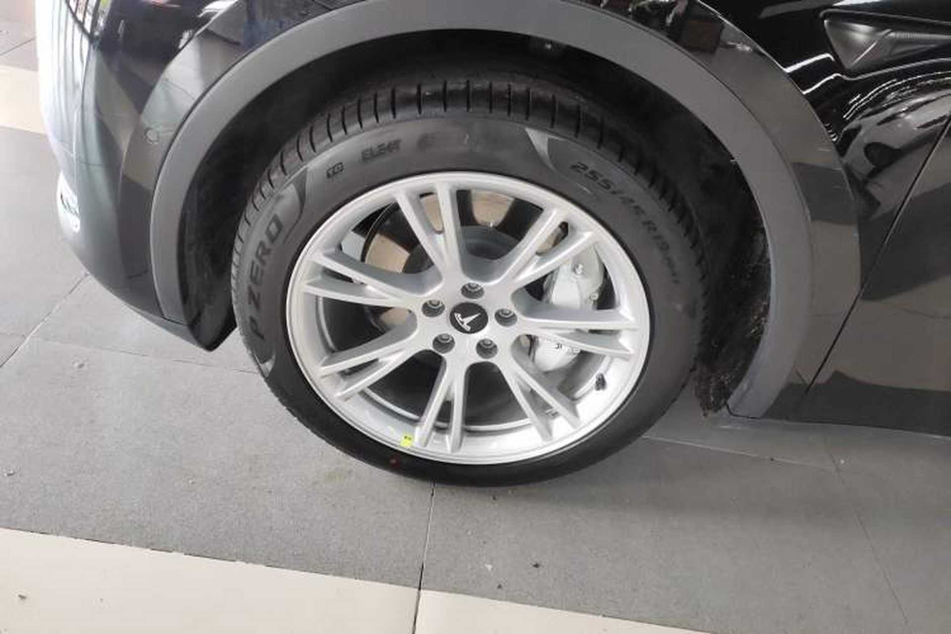 Used Tesla Model Y 2022 Revised Version Rear-Wheel Drive Left Front Wheel Hub