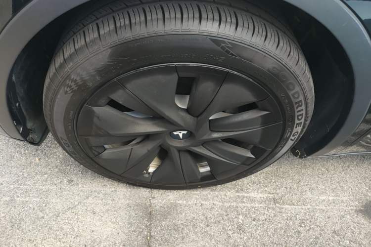 Used Tesla Model Y 2022 Revised Version Rear-Wheel Drive Left Front Wheel Hub