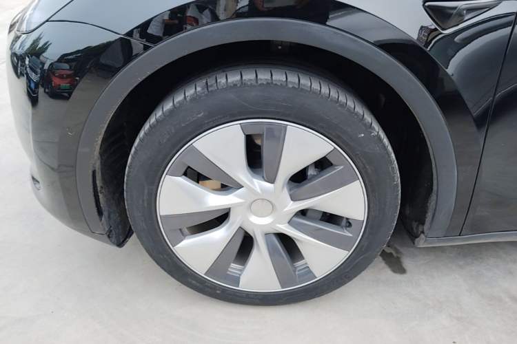 Used Tesla Model Y 2022 Revised Version Rear-Wheel Drive Left Front Wheel Hub