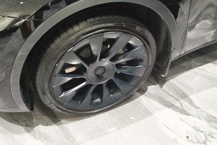 Used Tesla Model Y 2022 Rear-Wheel-Drive Version Left Front Wheel Hub