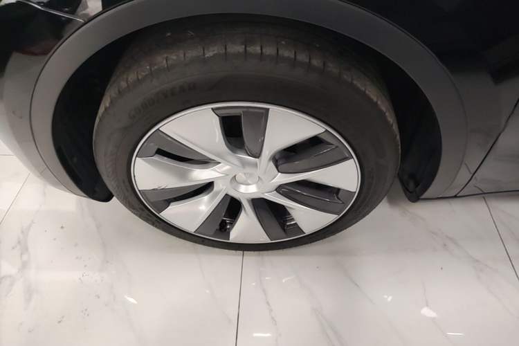 Used Tesla Model Y 2022 Revised Version Long-Range All-Wheel Drive Left Front Wheel Hub