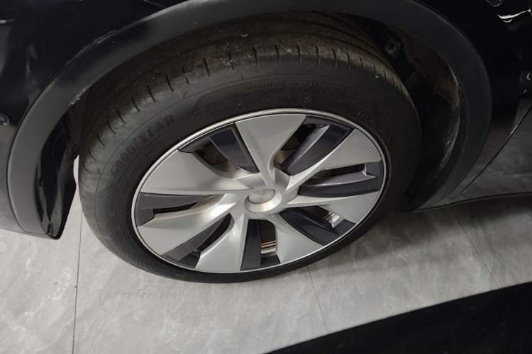 Used Tesla Model Y 2022 Revised Version Rear-Wheel Drive Left Front Wheel Hub