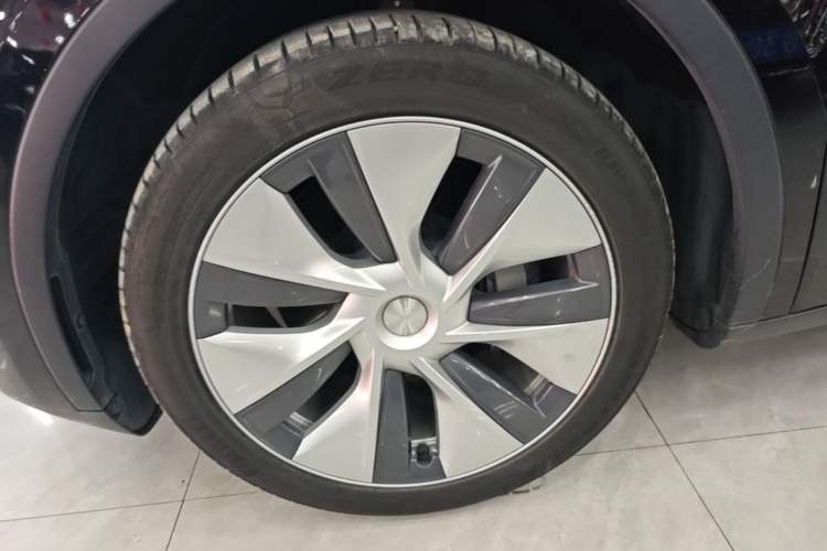 Used Tesla Model Y 2022 Revised Version Rear-Wheel Drive Left Front Wheel Hub