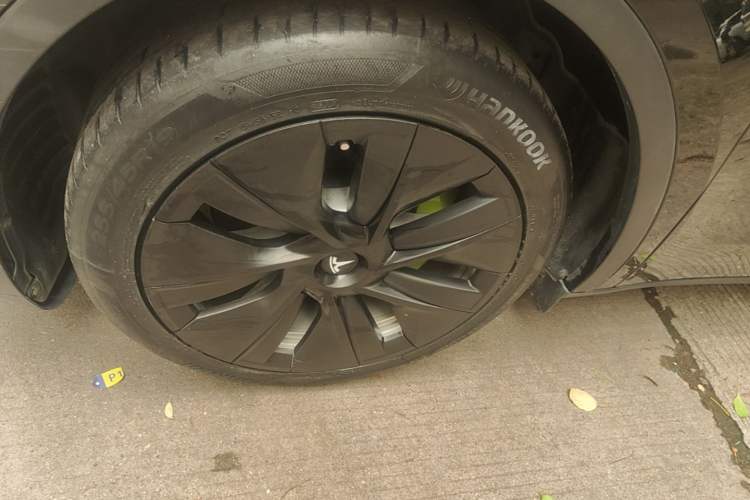 Used Tesla Model Y 2022 Rear-Wheel-Drive Version Left Front Wheel Hub