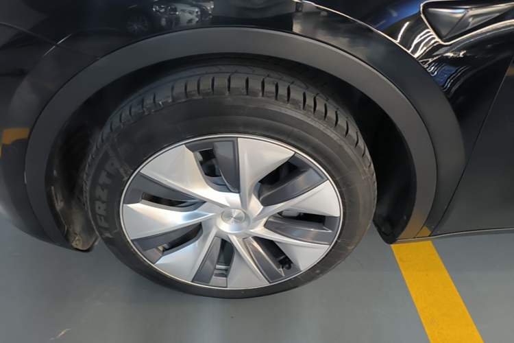 Used Tesla Model Y 2022 Revised Version Rear-Wheel Drive Left Front Wheel Hub
