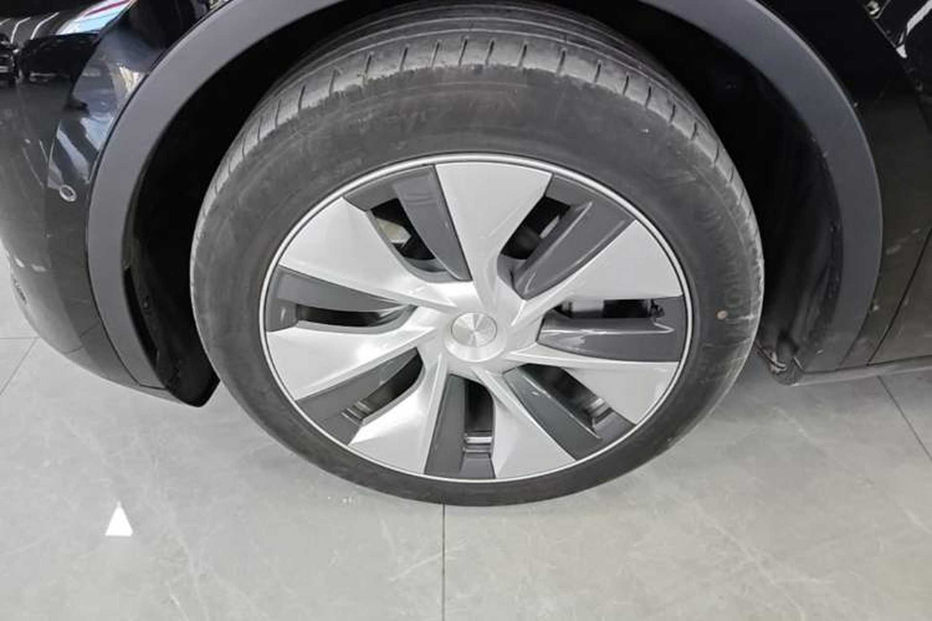 Used Tesla Model Y 2022 Revised Version Long-Range All-Wheel Drive Left Front Wheel Hub