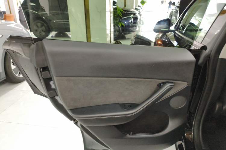 Used Tesla Model Y 2022 Revised Version Rear-Wheel Drive Left Rear Door Interior