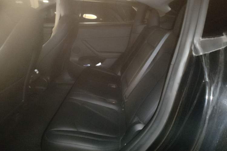 Used Tesla Model Y 2022 Rear-Wheel-Drive Version Left Rear Seat