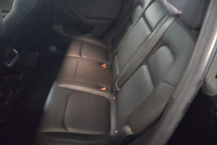 Used Tesla Model Y 2022 Rear-Wheel-Drive Version Left Rear Seat