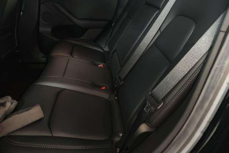 Used Tesla Model Y 2022 Revised Version Long-Range All-Wheel Drive Left Rear Seat