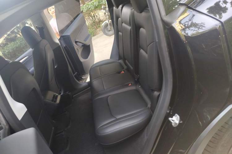 Used Tesla Model Y 2022 Rear-Wheel-Drive Version Left Rear Seat