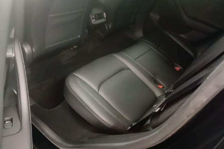 Used Tesla Model Y 2022 Revised Version Rear-Wheel Drive Left Rear Seat