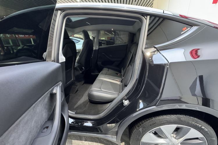 Used Tesla Model Y 2022 Rear-Wheel-Drive Version Left Rear Seat