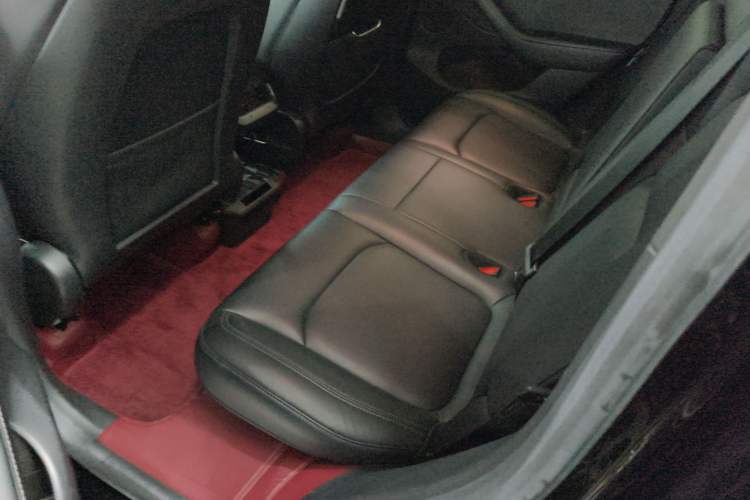 Used Tesla Model Y 2022 Rear-Wheel-Drive Version Left Rear Seat