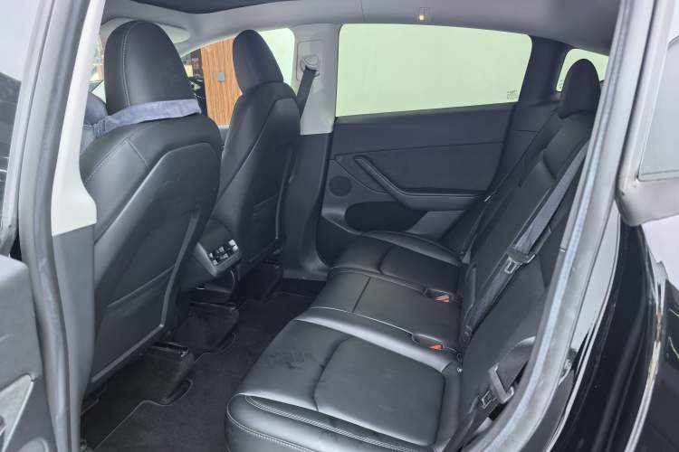 Used Tesla Model Y 2022 Revised Version Long-Range All-Wheel Drive Left Rear Seat