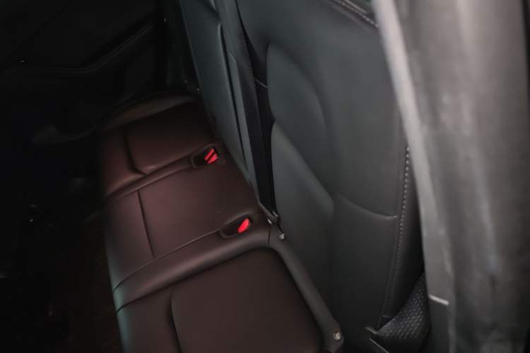 Used Tesla Model Y 2022 Long-Range All-Wheel-Drive Version Left Rear Seat