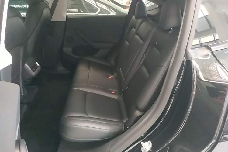 Used Tesla Model Y 2022 Rear-Wheel-Drive Version Left Rear Seat