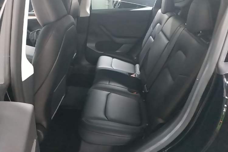 Used Tesla Model Y 2022 Revised Version Rear-Wheel Drive Left Rear Seat
