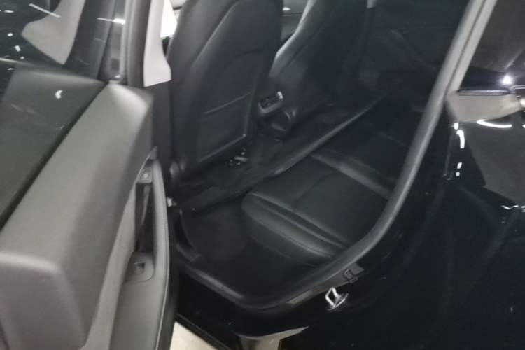 Used Tesla Model Y 2022 Revised Version Rear-Wheel Drive Left Rear Seat