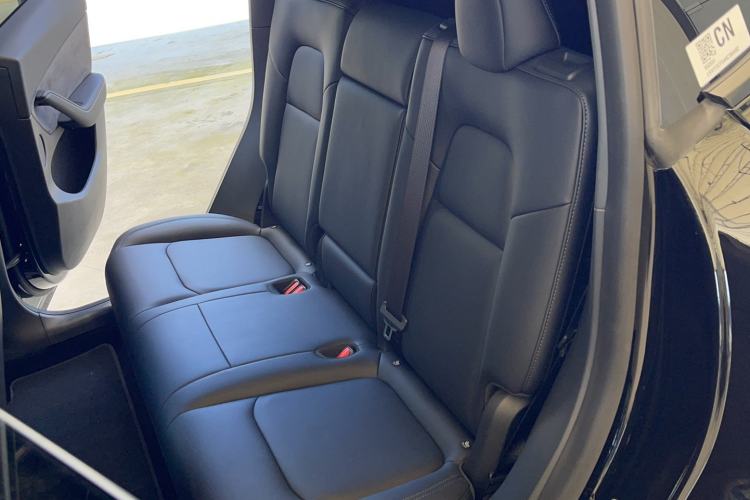 Used Tesla Model Y 2022 Rear-Wheel-Drive Version Left Rear Seat