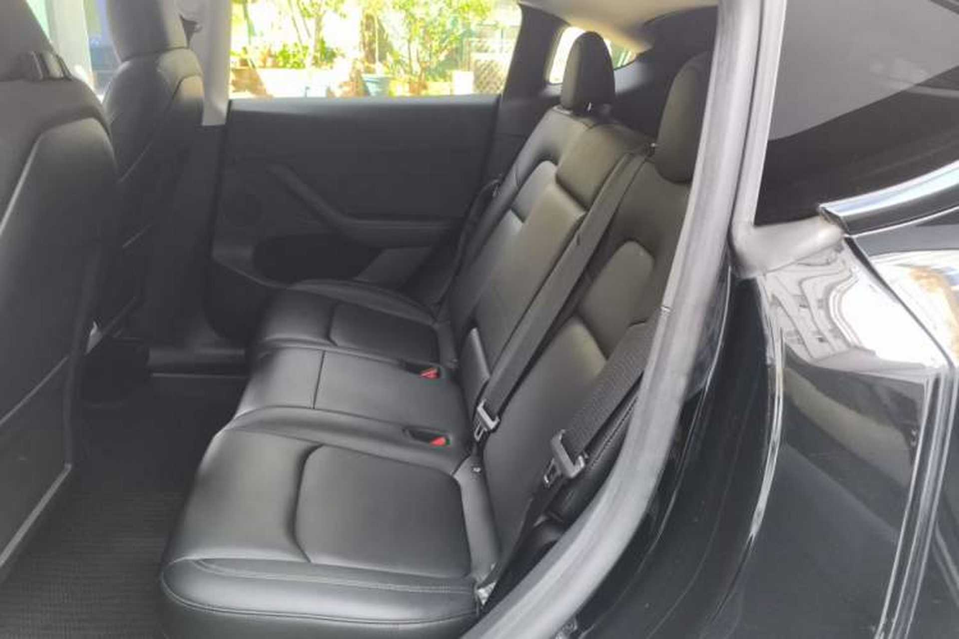 Used Tesla Model Y 2022 Performance High-Performance All-Wheel-Drive Version Left Rear Seat