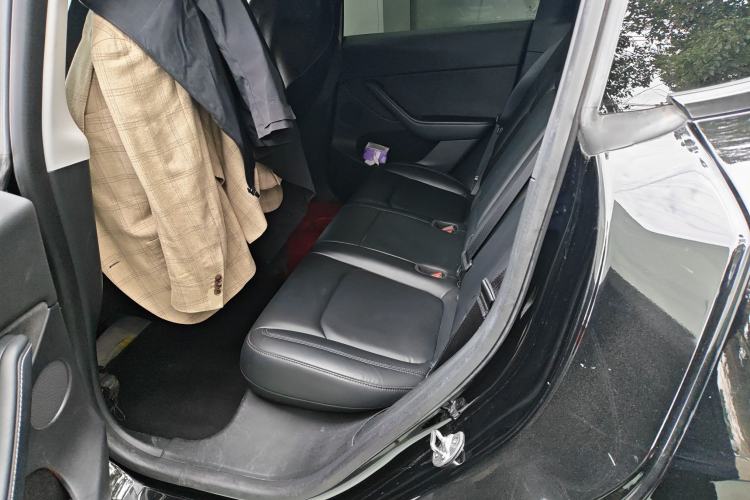 Used Tesla Model Y 2022 Rear-Wheel-Drive Version Left Rear Seat