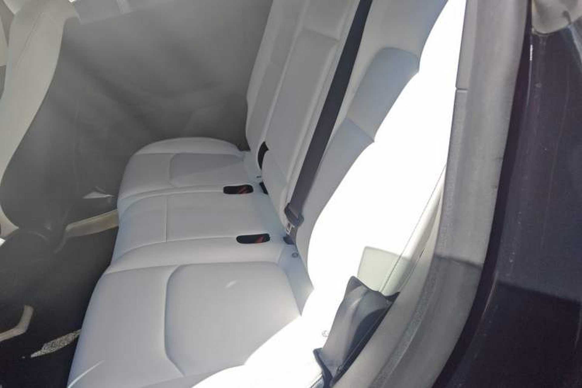 Used Tesla Model Y 2022 Performance High-Performance All-Wheel-Drive Version Left Rear Seat