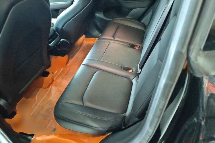 Used Tesla Model Y 2022 Rear-Wheel-Drive Version Left Rear Seat