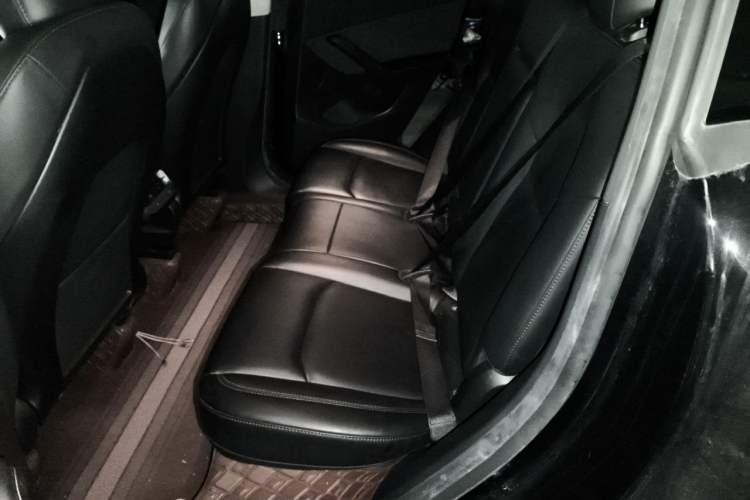 Used Tesla Model Y 2022 Revised Version Long-Range All-Wheel Drive Left Rear Seat