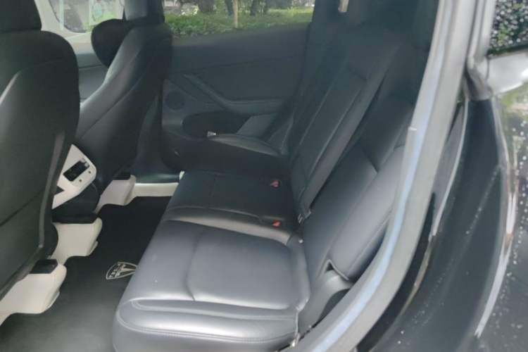 Used Tesla Model Y 2022 Rear-Wheel-Drive Version Left Rear Seat