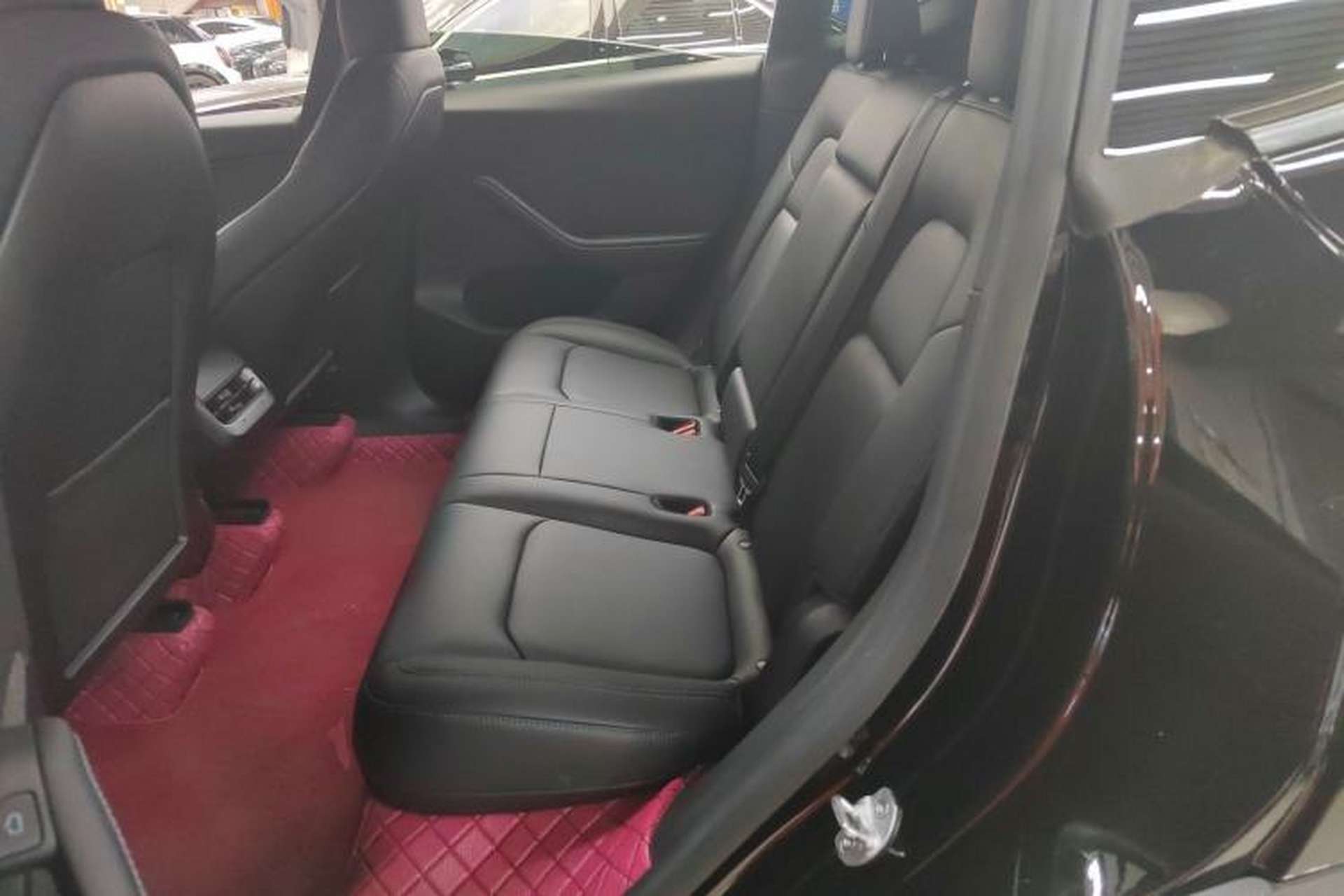Used Tesla Model Y 2022 Rear-Wheel-Drive Version Left Rear Seat