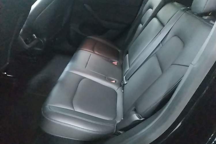 Used Tesla Model Y 2022 Rear-Wheel-Drive Version Left Rear Seat