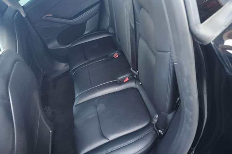 Used Tesla Model Y 2022 Revised Version Rear-Wheel Drive Left Rear Seat