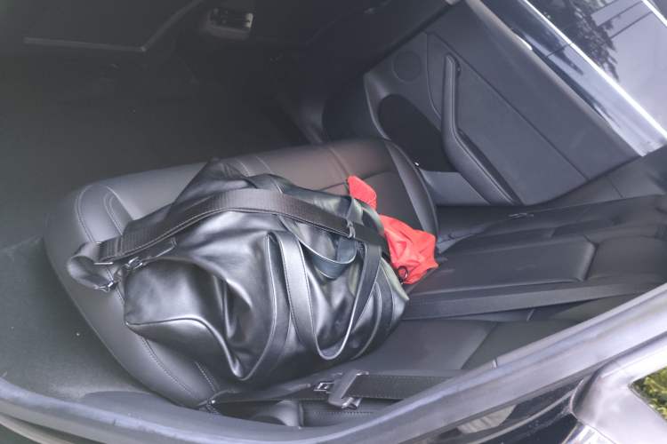 Used Tesla Model Y 2022 Rear-Wheel-Drive Version Left Rear Seat