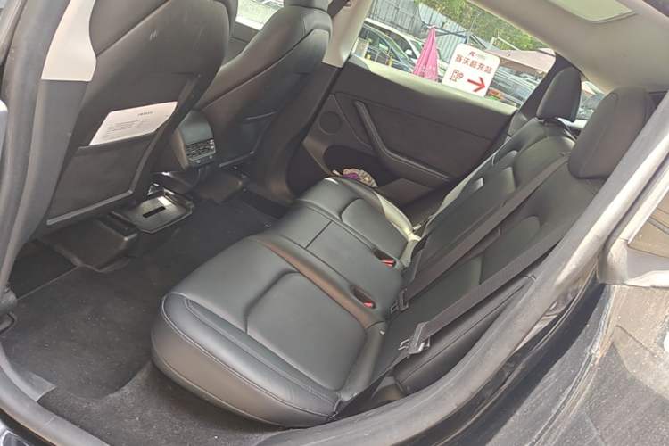 Used Tesla Model Y 2022 Revised Version Long-Range All-Wheel Drive Left Rear Seat