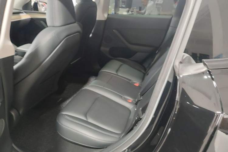 Used Tesla Model Y 2022 Rear-Wheel-Drive Version Left Rear Seat