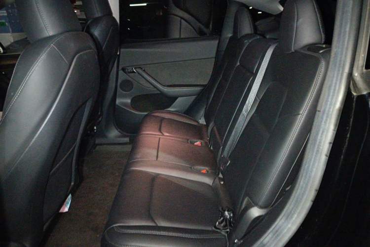 Used Tesla Model Y 2022 Rear-Wheel-Drive Version Left Rear Seat