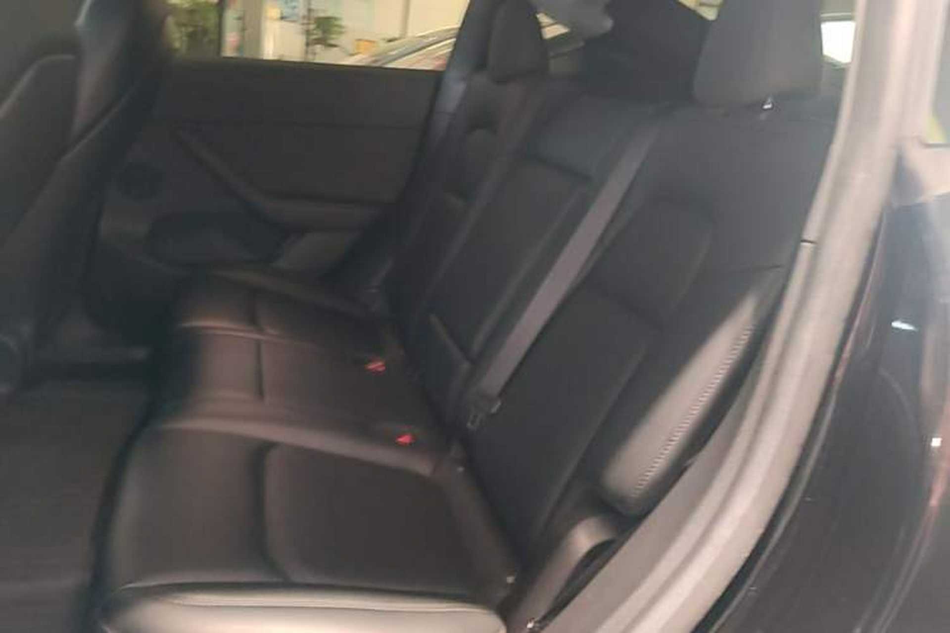 Used Tesla Model Y 2022 Revised Version Long-Range All-Wheel Drive Left Rear Seat